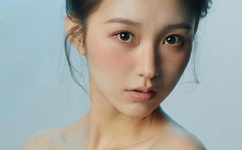 年轻快递员侵犯美丽人妻